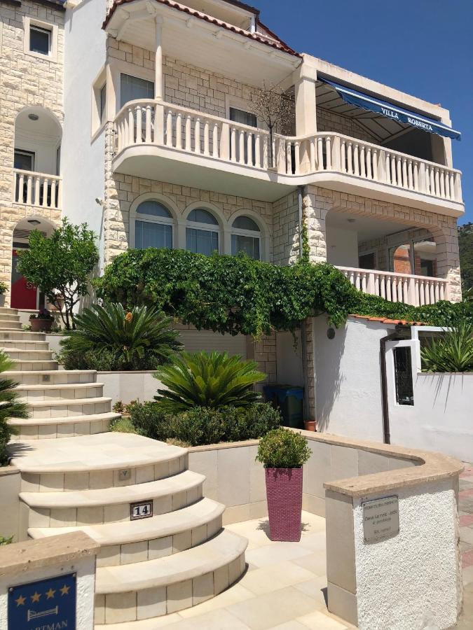 Apartmani Roberta Bol Exterior photo