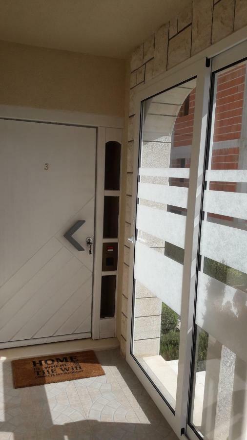 Apartmani Roberta Bol Exterior photo