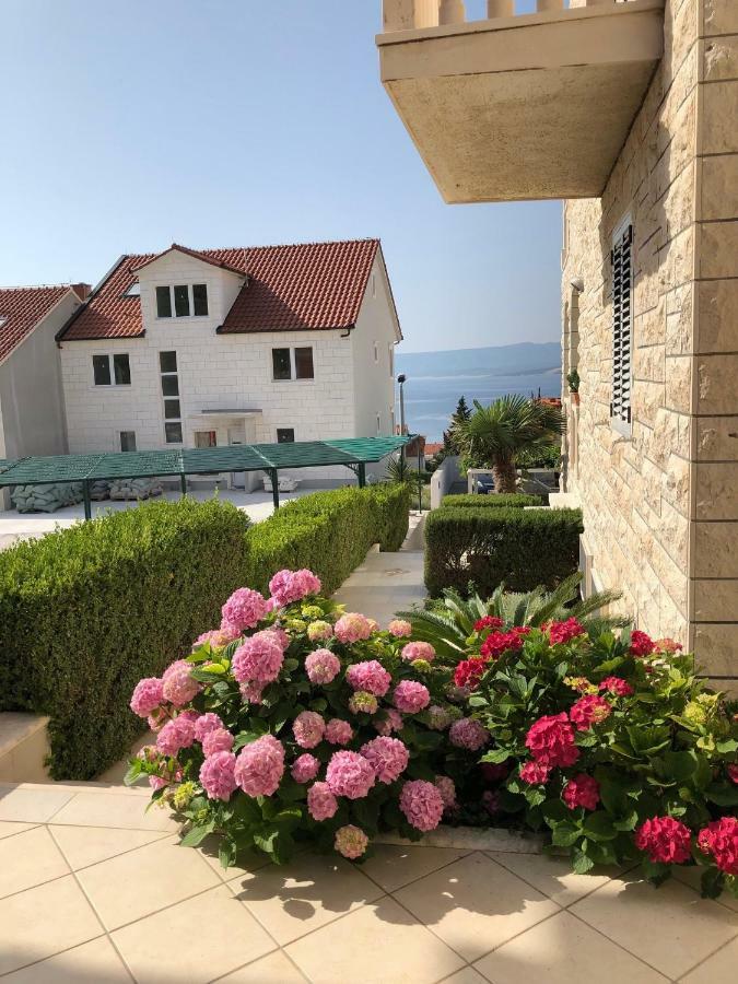 Apartmani Roberta Bol Exterior photo